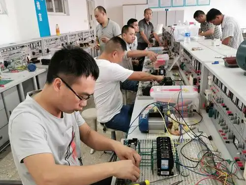 信宇教育提供高压/低压电工证全程培训+报考服务